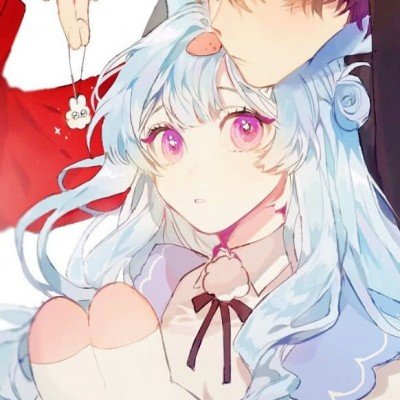 女演员表演时裙子被火焰引燃